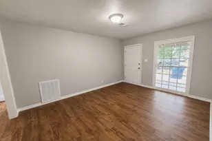 1521 4th Ave N, Texas City, TX 77590 - Photo 2