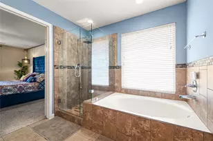 10230 E Summit Canyon Dr, Houston, TX 77095 - Photo 16