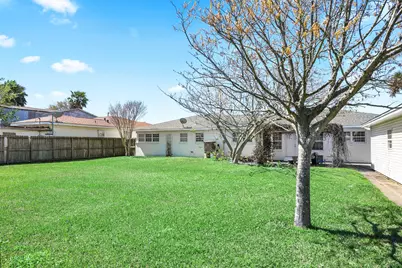 2206 Wimcrest Street, Galveston, TX 77551 - Photo 32