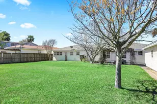 2206 Wimcrest St, Galveston, TX 77551 - Photo 32