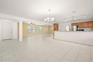 2206 Wimcrest St, Galveston, TX 77551 - Photo 12
