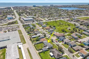 2206 Wimcrest St, Galveston, TX 77551 - Photo 38