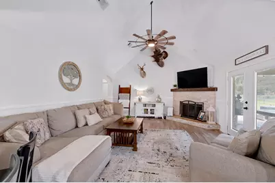 21219 Horse Shoe Drive, Manvel, TX 77578 - Photo 8