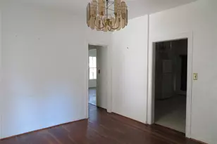 702 Erin St, El Campo, TX 77437 - Photo 14