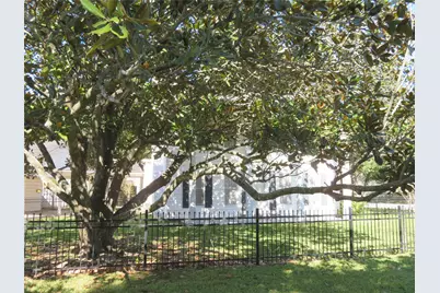 702 Erin Street, El Campo, TX 77437 - Photo 2