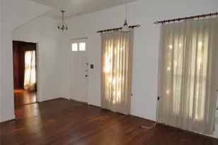 702 Erin St, El Campo, TX 77437 - Photo 8