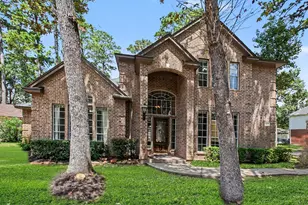 551 Stephen F Austin Dr, Conroe, TX 77302 - Photo 2