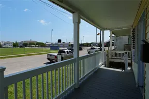 1213 28th St, Galveston, TX 77550 - Photo 4