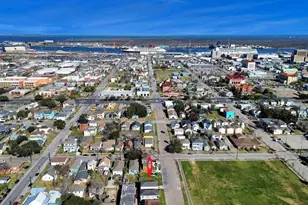 1213 28th St, Galveston, TX 77550 - Photo 18