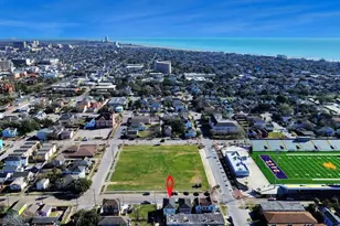 1213 28th St, Galveston, TX 77550 - Photo 6