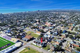 1213 28th St, Galveston, TX 77550 - Photo 10