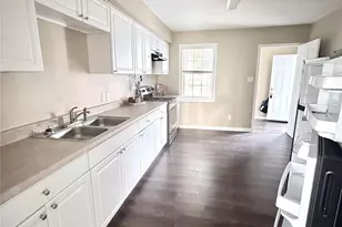 308 W James Ave, Baytown, TX 77520 - Photo 6