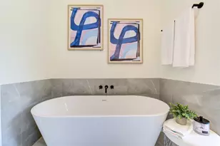 6129 Pacific Frst Dr, Houston, TX 77091 - Photo 18