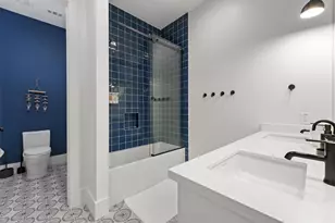 10818 Sweetwater Cove Blvd, Galveston, TX 77554 - Photo 16