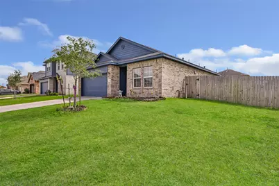 9910 Pine Forest Court, Baytown, TX 77521 - Photo 2