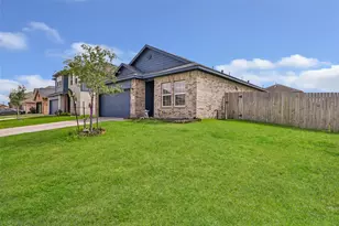 9910 Pne Frst Ct, Baytown, TX 77521 - Photo 2