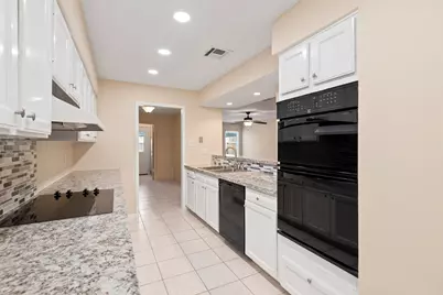 14215 Lost Meadow Lane, Houston, TX 77079 - Photo 14