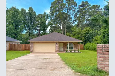 332 Green Leaf Street, Huntsville, TX 77340 - Photo 1