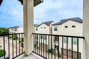 10918 Brookeshire Chase Ln, Houston, TX 77043 - Photo 18