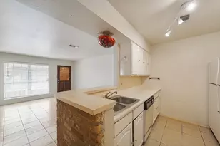 815 Wax Myrtle Ln, Houston, TX 77079 - Photo 14