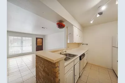 815 Wax Myrtle Lane #A, Houston, TX 77079 - Photo 14