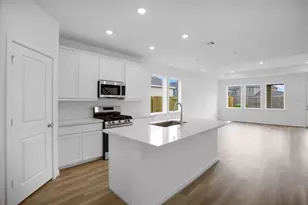 21926 Sam Raburn Dr, Tomball, TX 77375 - Photo 2