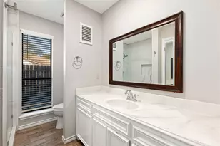 303 Narcissus St, Lake Jackson, TX 77566 - Photo 38