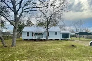 425 Carlton St, Brazoria, TX 77422 - Photo 1