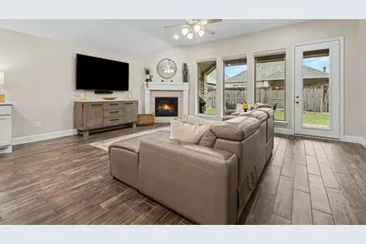 12322 Palmetto Drive, Mont Belvieu, TX 77523 - Photo 8