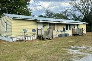 308 N Dallas St, Groesbeck, TX 76642 - Photo 2