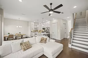 10936 Keaton Landing Dr, Houston, TX 77043 - Photo 1