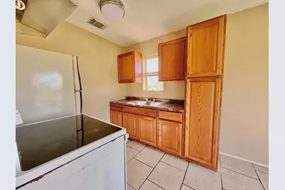 3021 Sycamore Avenue #10, Bay City, TX 77414 - Photo 4