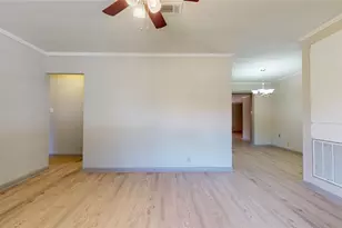 1501 13th St N, Texas City, TX 77590 - Photo 10