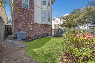 2626 Commonwealth St, Houston, TX 77006 - Photo 16