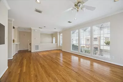 2626 Commonwealth St, Houston, TX 77006 - Photo 8