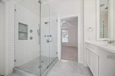 2626 Commonwealth St, Houston, TX 77006 - Photo 12