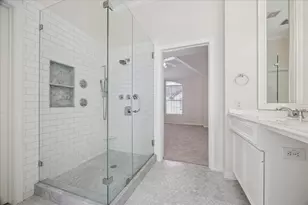 2626 Commonwealth St, Houston, TX 77006 - Photo 12