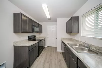 313 Blue Crane Street, Huntsville, TX 77320 - Photo 6