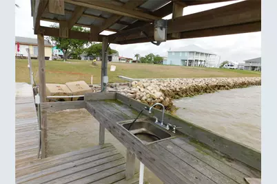 635 Marshall Johnson Avenue S, Port Lavaca, TX 77979 - Photo 22