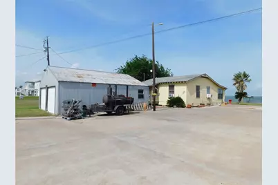 635 Marshall Johnson Avenue S, Port Lavaca, TX 77979 - Photo 24