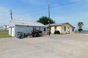 635 Marshall Johnson Ave S, Port Lavaca, TX 77979 - Photo 24