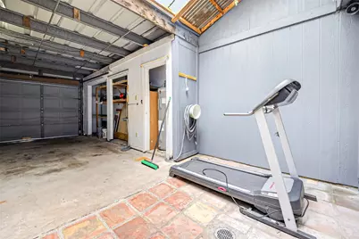 8310 Augustine Drive #B, Houston, TX 77036 - Photo 32