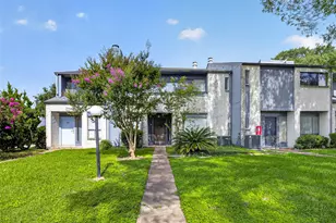 8310 Augustine Dr, Houston, TX 77036 - Photo 4