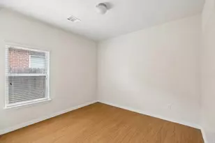 7534 Abbey Point Ln, Houston, TX 77049 - Photo 8