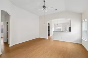 7534 Abbey Point Ln, Houston, TX 77049 - Photo 2