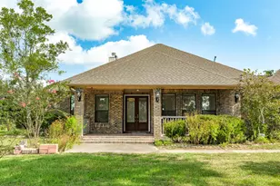 2418 Majestic Oaks Ct, Rosharon, TX 77583 - Photo 6