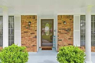 59 S Shamrock Ct, Lake Jackson, TX 77566 - Photo 4