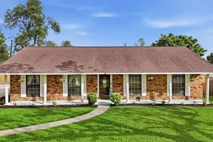 59 S Shamrock Ct, Lake Jackson, TX 77566 - Photo 1