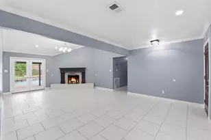 59 S Shamrock Ct, Lake Jackson, TX 77566 - Photo 6