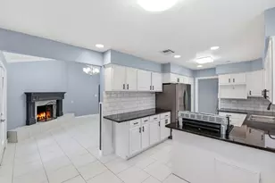 59 S Shamrock Ct, Lake Jackson, TX 77566 - Photo 10